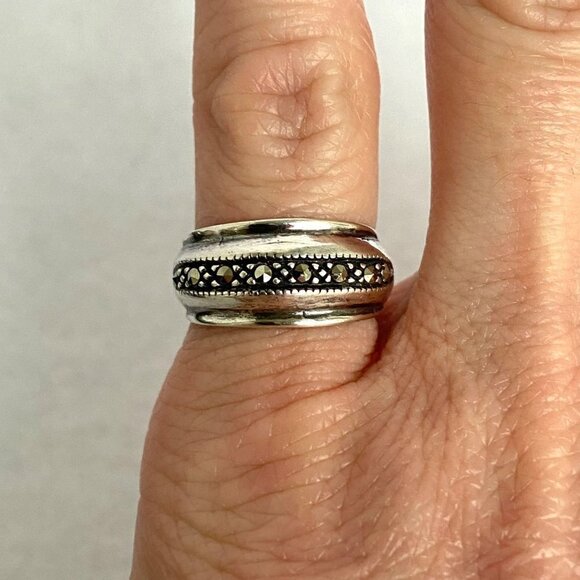 Sterling Silver 925 Marcasite Domed 8MM Tapered Band Ring Size 5 - Picture 1 of 16